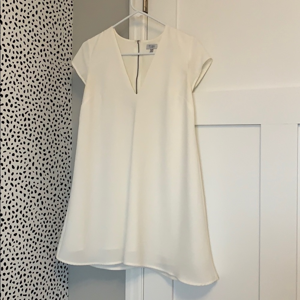 Tobi white v-neck shift dress